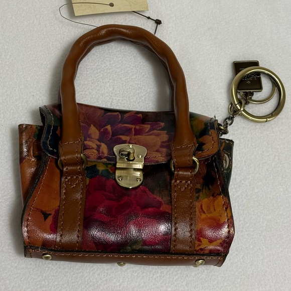 Patricia Nash Mini Vienna Floral Charm Keychain - Multi Print NWT - Picture 2 of 15